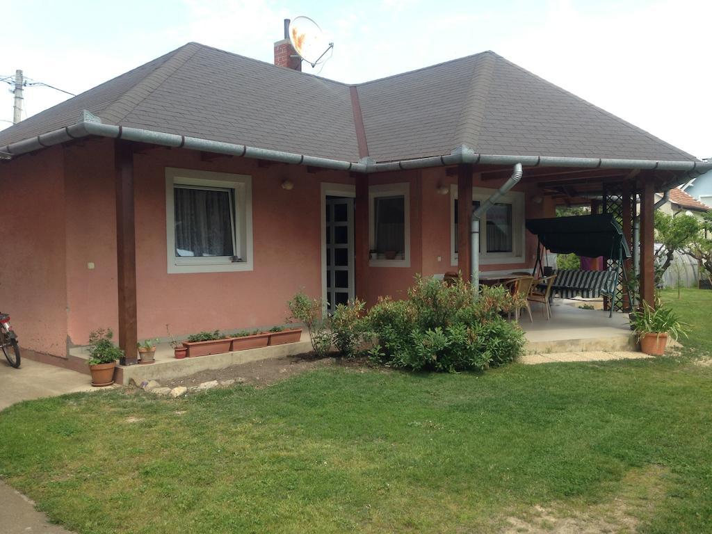 Németh Apartmanház Balatongyörök Quarto foto